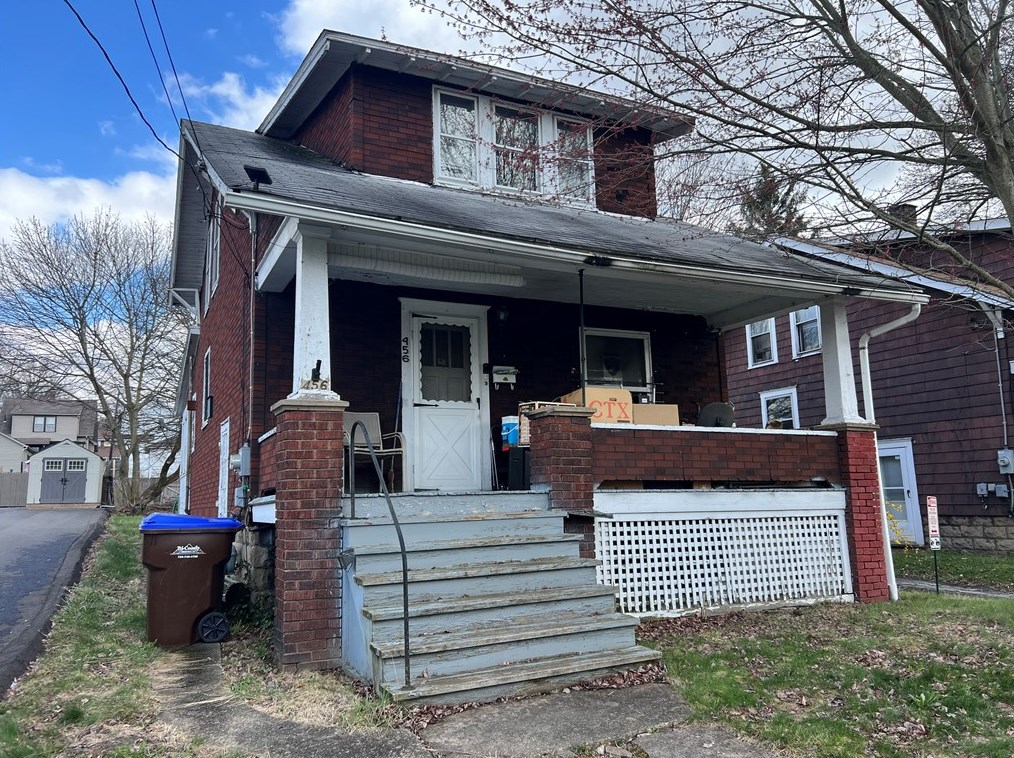 456 Ormond Ave, Hermitage, PA 16146