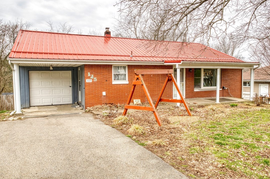 125 1st Ave, Midland, PA 15059