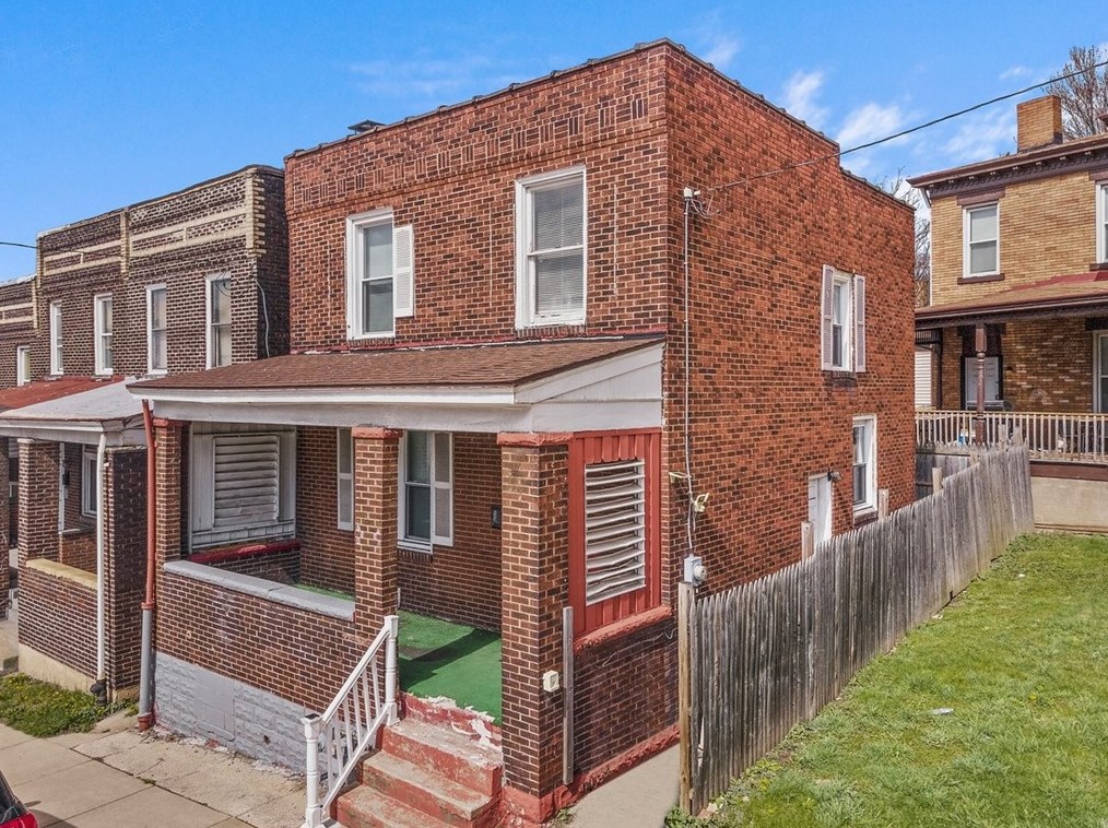 535 Warrington Ave, Pittsburgh, PA 15210-1379