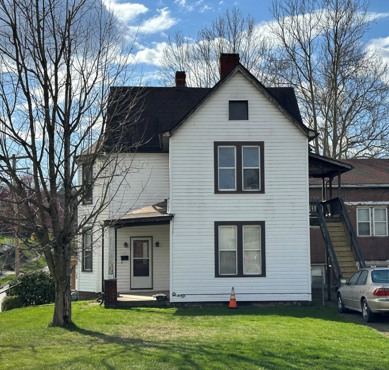 404 E Main St, Oliphant Furnace, PA 15401