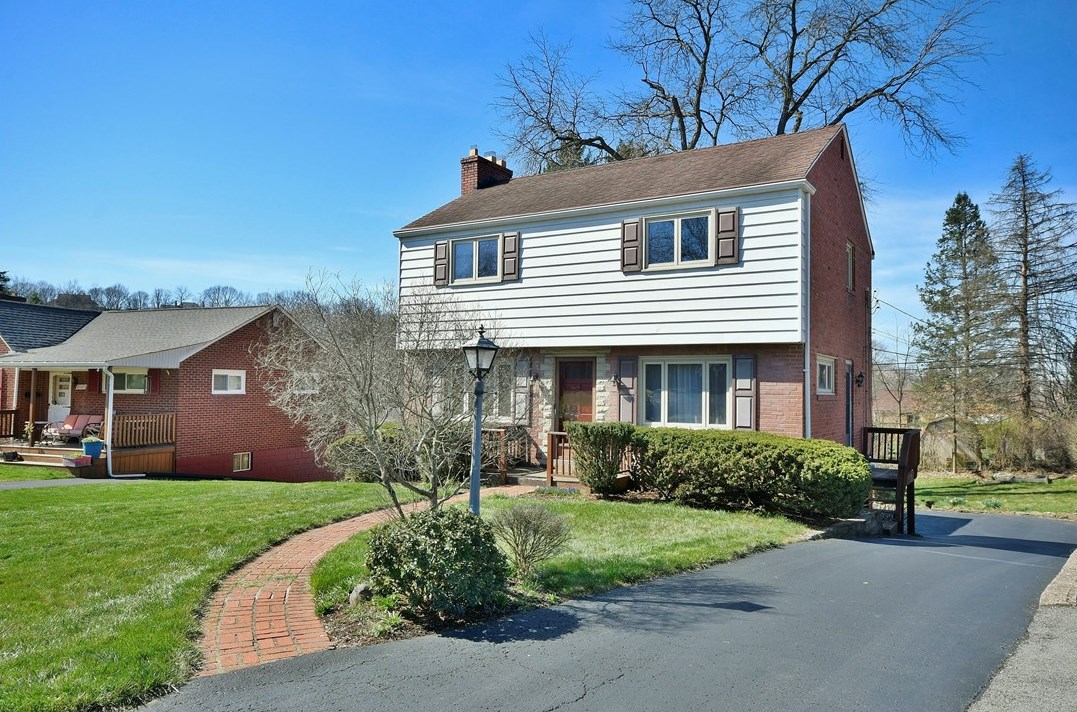 2016 Worcester Dr, Pittsburgh, PA 15243-1542