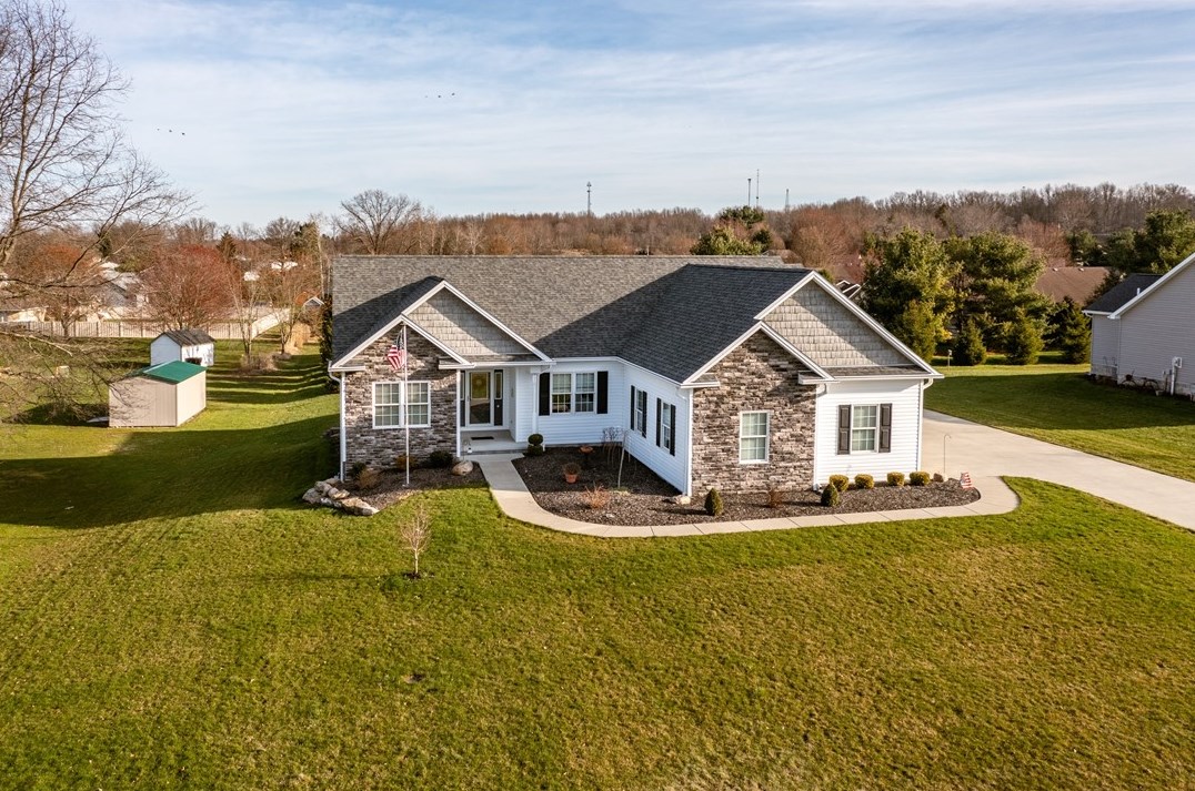 4015 Cambridge Dr, Hermitage, PA 16148-4305
