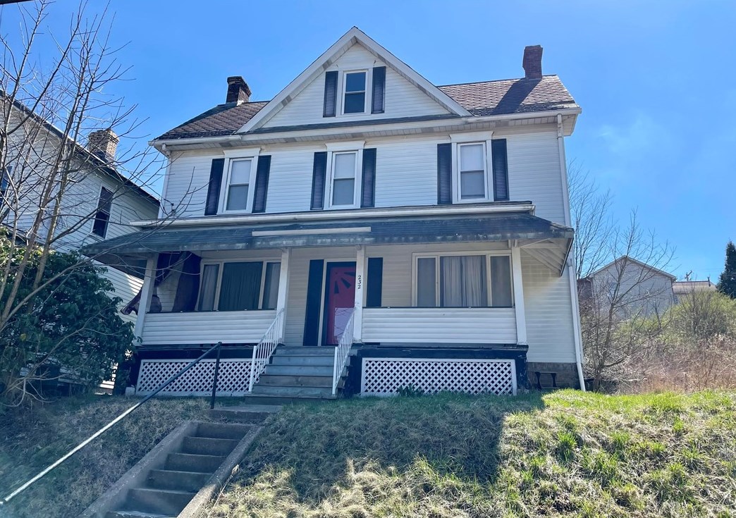 232 Zeigler Ave, Butler, PA 16001-6131
