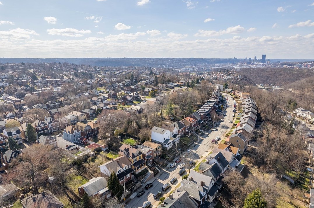 1036 Mirror St, Pittsburgh PA 15217-2646 exterior