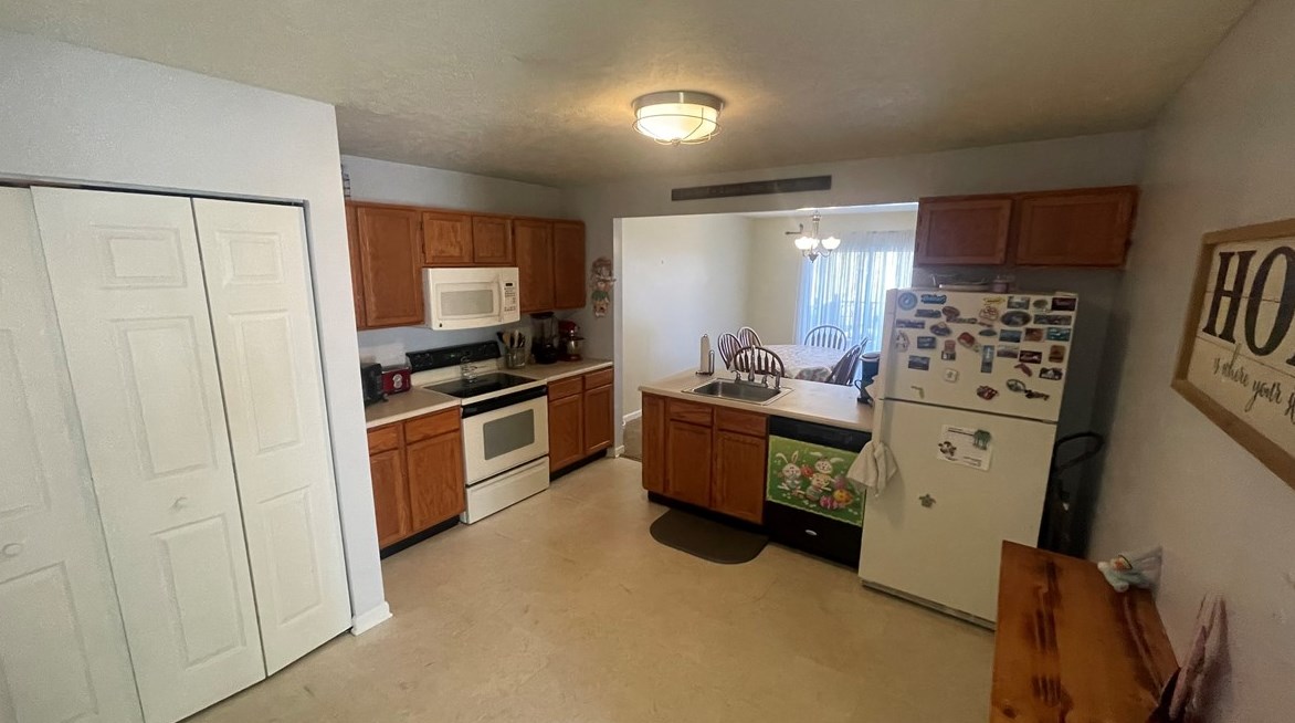912 Talon Ct, Leechburg, PA 15656