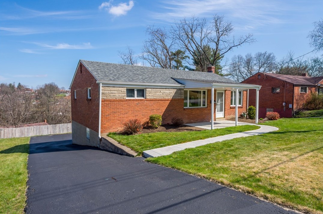 3511 Wallace Dr, Pittsburgh, PA 15227-4425
