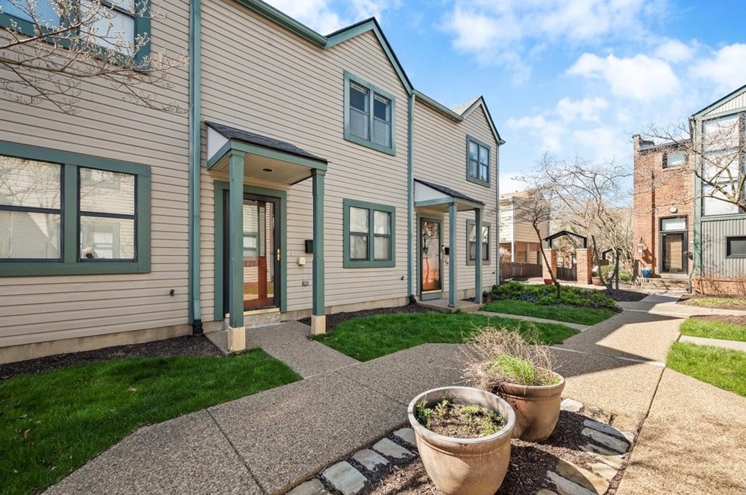 1713 Fox Way, Pittsburgh, PA 15203-1760
