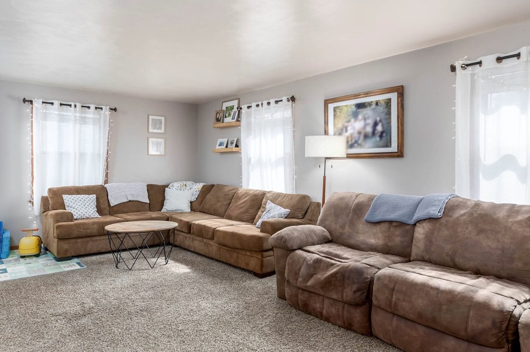 120 Richards Dr, Canonsburg PA  15317-3116 exterior