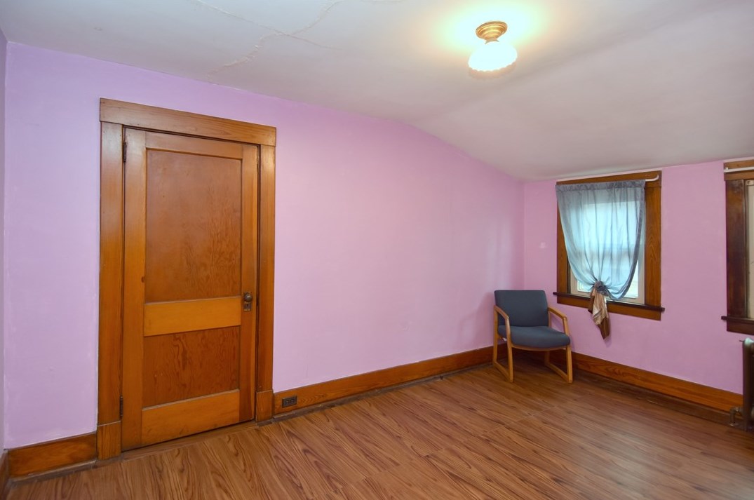 5528 Forbes Ave, Pittsburgh PA  15217-1126 exterior