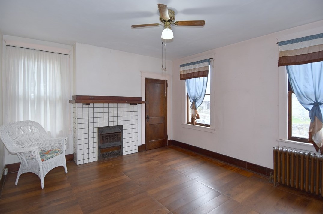 5528 Forbes Ave, Pittsburgh PA  15217-1126 exterior