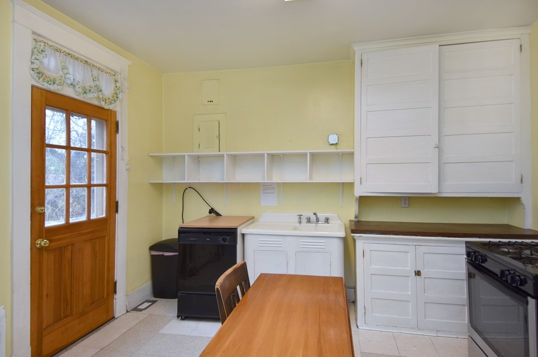 5528 Forbes Ave, Pittsburgh PA  15217-1126 exterior