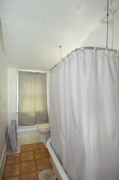 5528 Forbes Ave, Pittsburgh PA  15217-1126 exterior