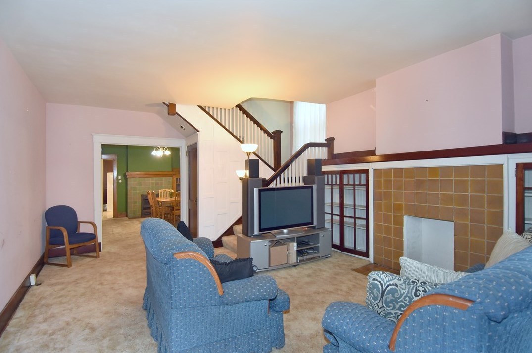 5528 Forbes Ave, Pittsburgh PA  15217-1126 exterior