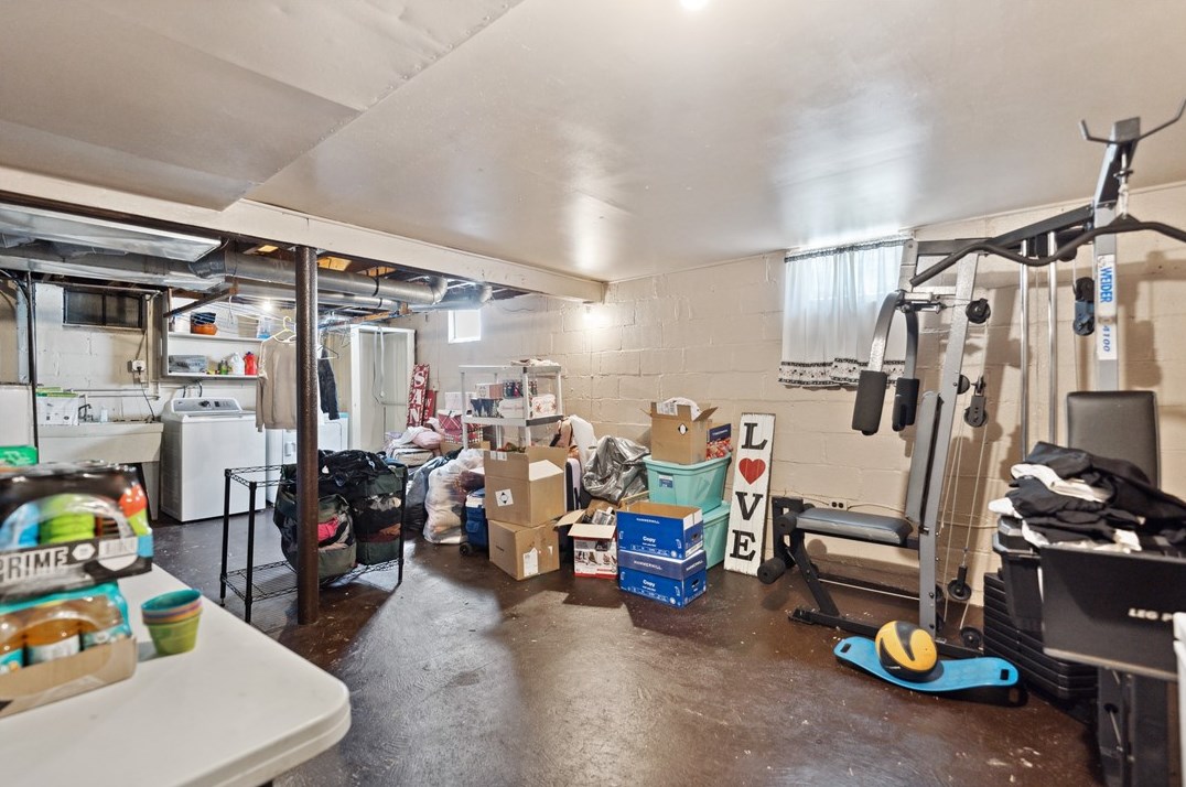 309 Owens Ave, Mckeesport PA  15133-2435 exterior