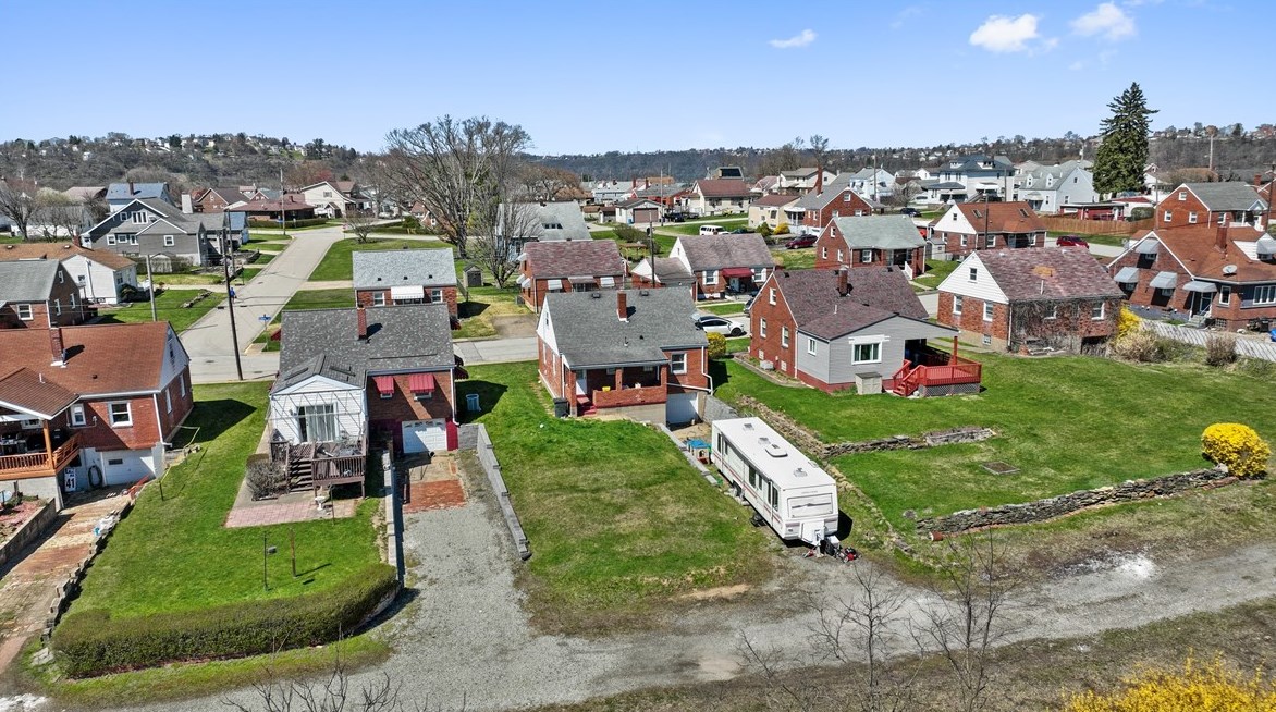 309 Owens Ave, Mckeesport PA  15133-2435 exterior