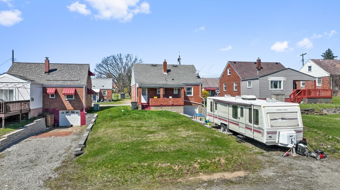 309 Owens Ave, Mckeesport PA  15133-2435 exterior