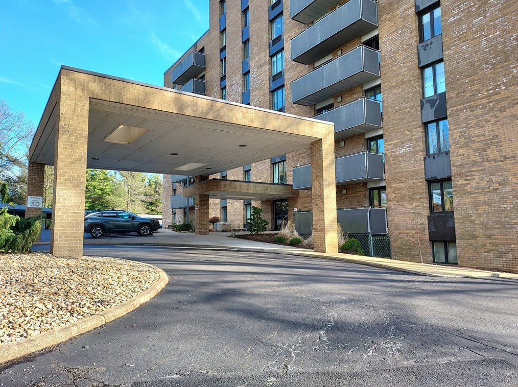 820 E Beau St #1k South, Washington, PA 15301