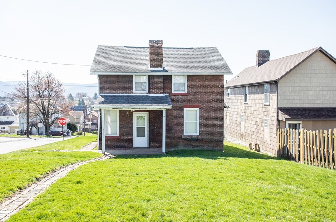 337 Evans St, Oliphant Furnace, PA 15401