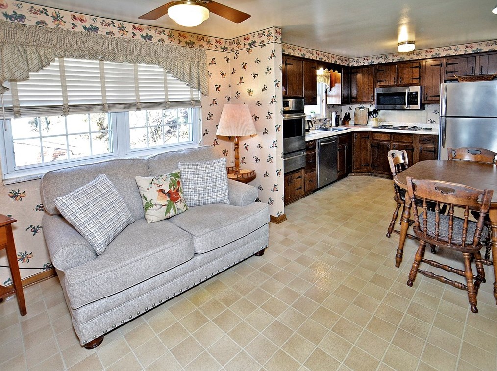 1372 Foxwood Dr, Monroeville, PA 15146-4437