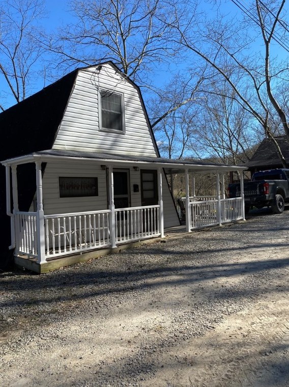 216 Minihita Dr, Ford City, PA 16226