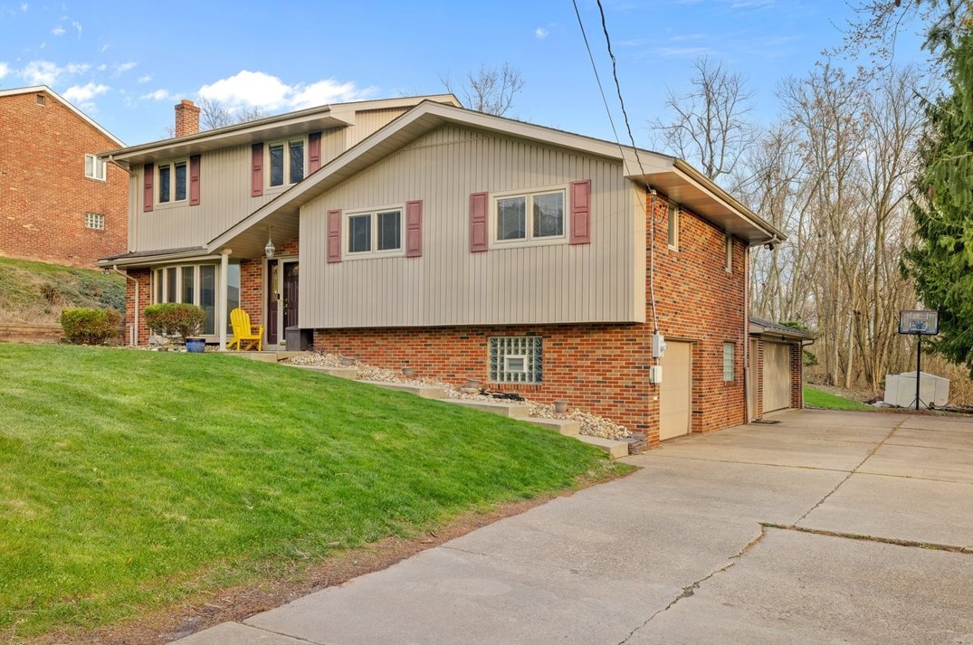 104 Anderson Dr North, Canonsburg, PA 15317