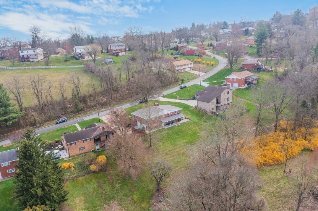 120 Blue Jay Dr, Canonsburg PA  15317-2342 exterior