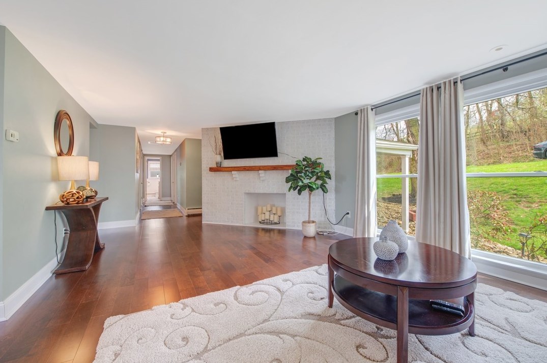 120 Blue Jay Dr, Canonsburg PA  15317-2342 exterior