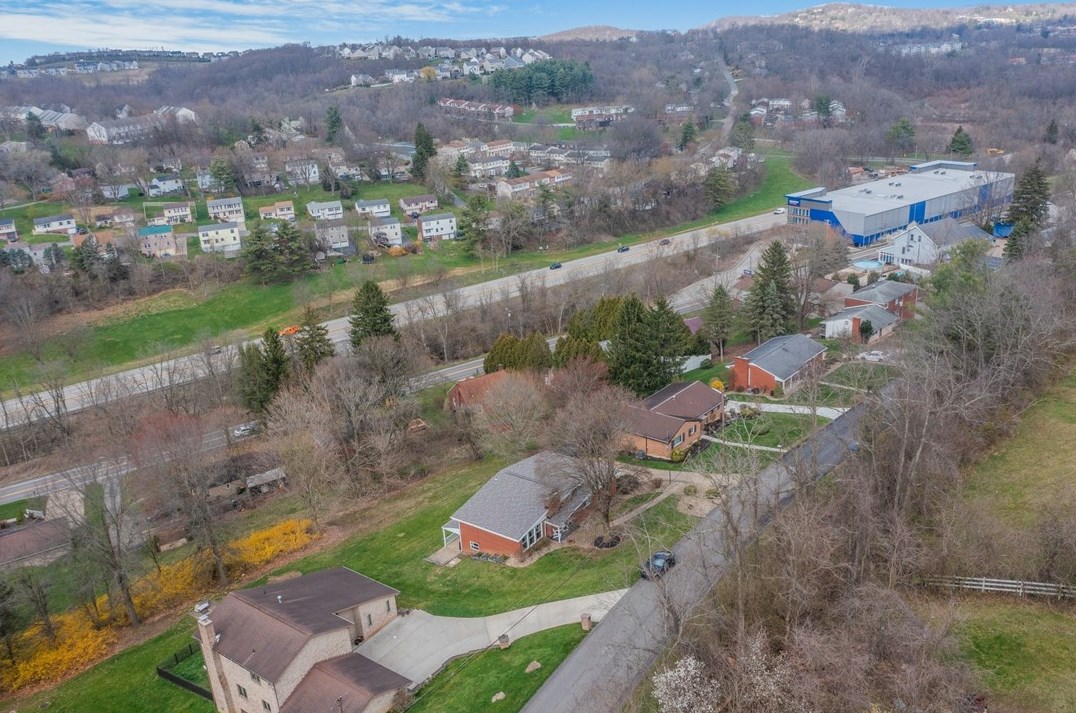 120 Blue Jay Dr, Canonsburg PA  15317-2342 exterior