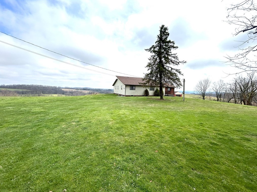 20 Plum Run Rd, Mc Donald, PA 15057