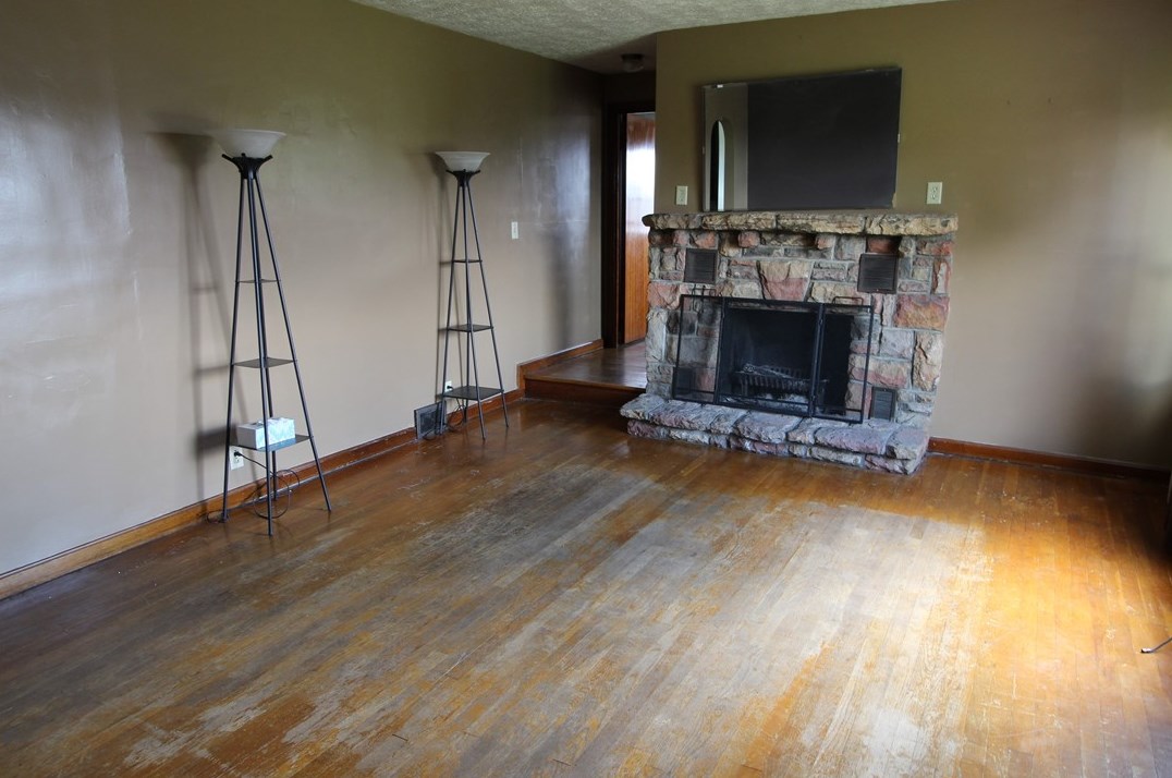 637 Morgantown Rd, Oliphant Furnace, PA 15401