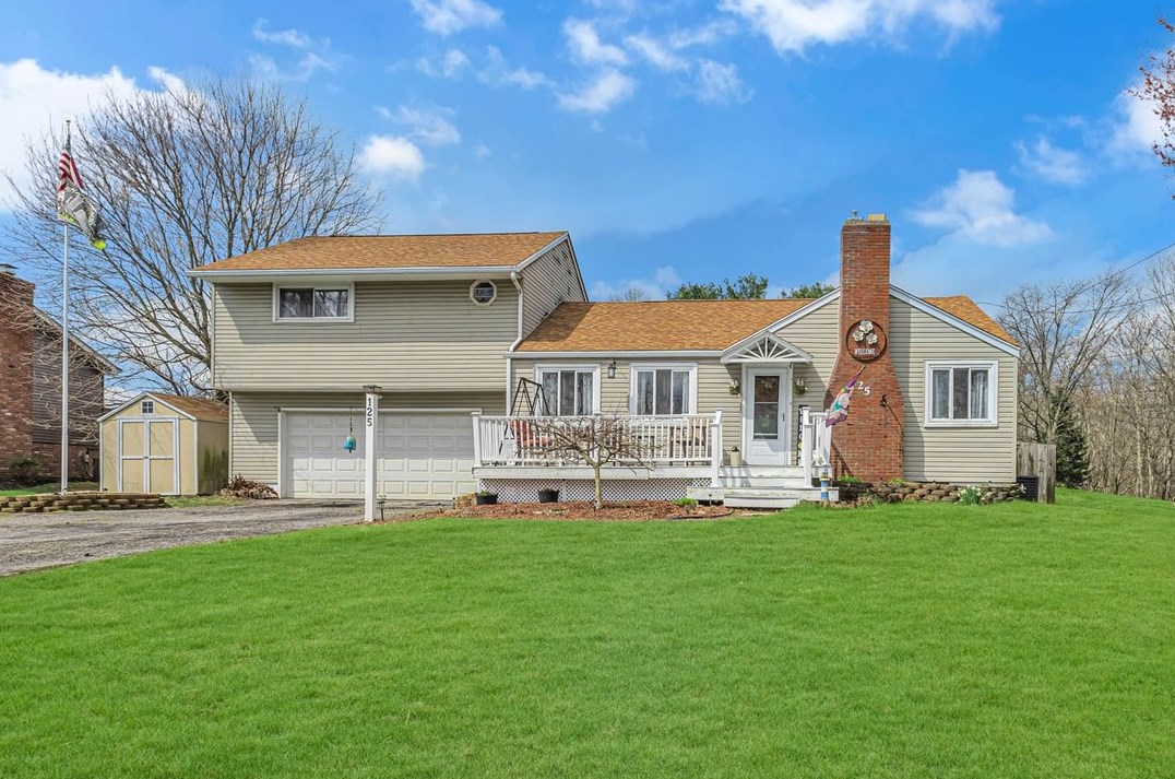 125 Mackall Dr, Beaver, PA 15009