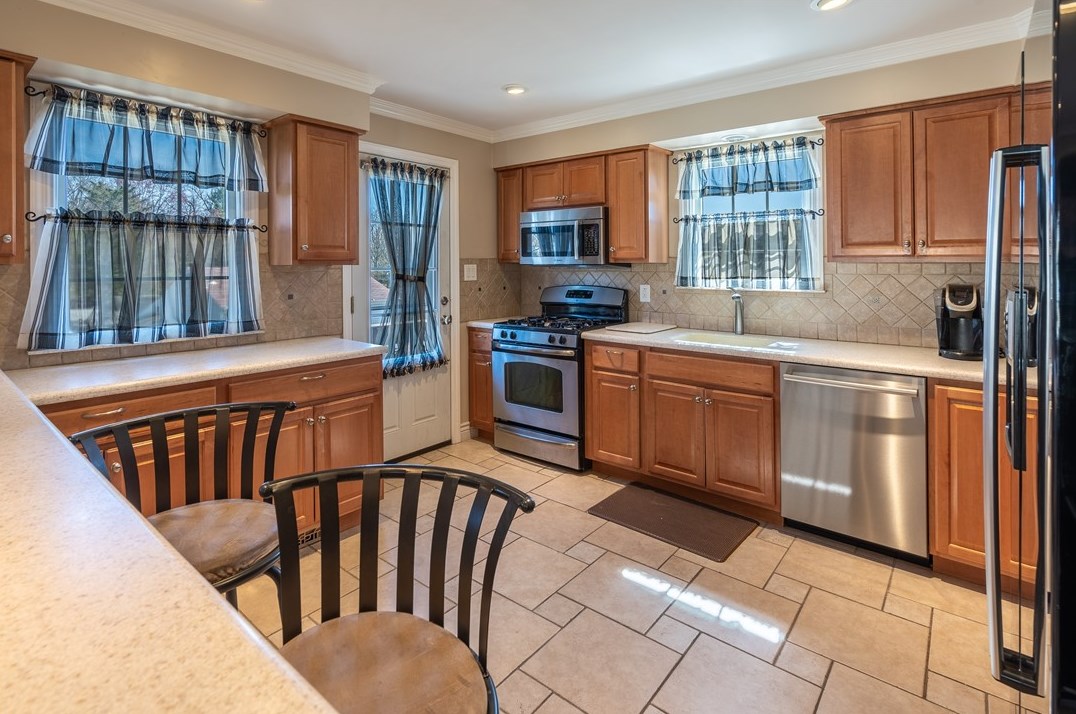 476 1st St, Pittsburgh, PA 15227-3800