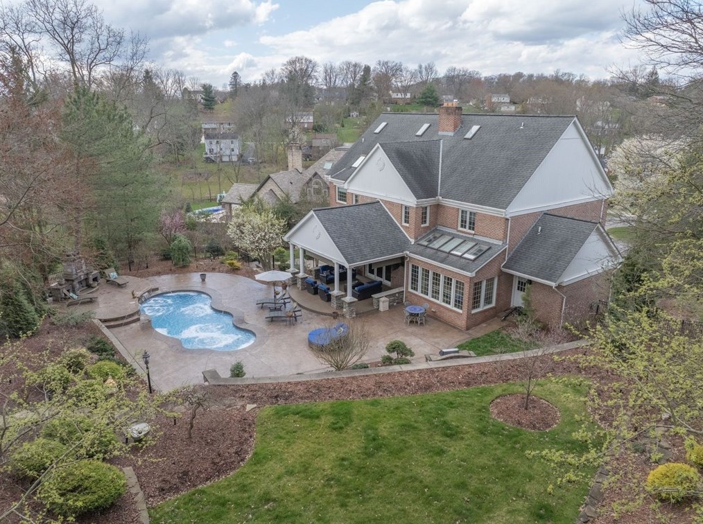 127 Cidar Ln, Canonsburg, PA 15317-3436