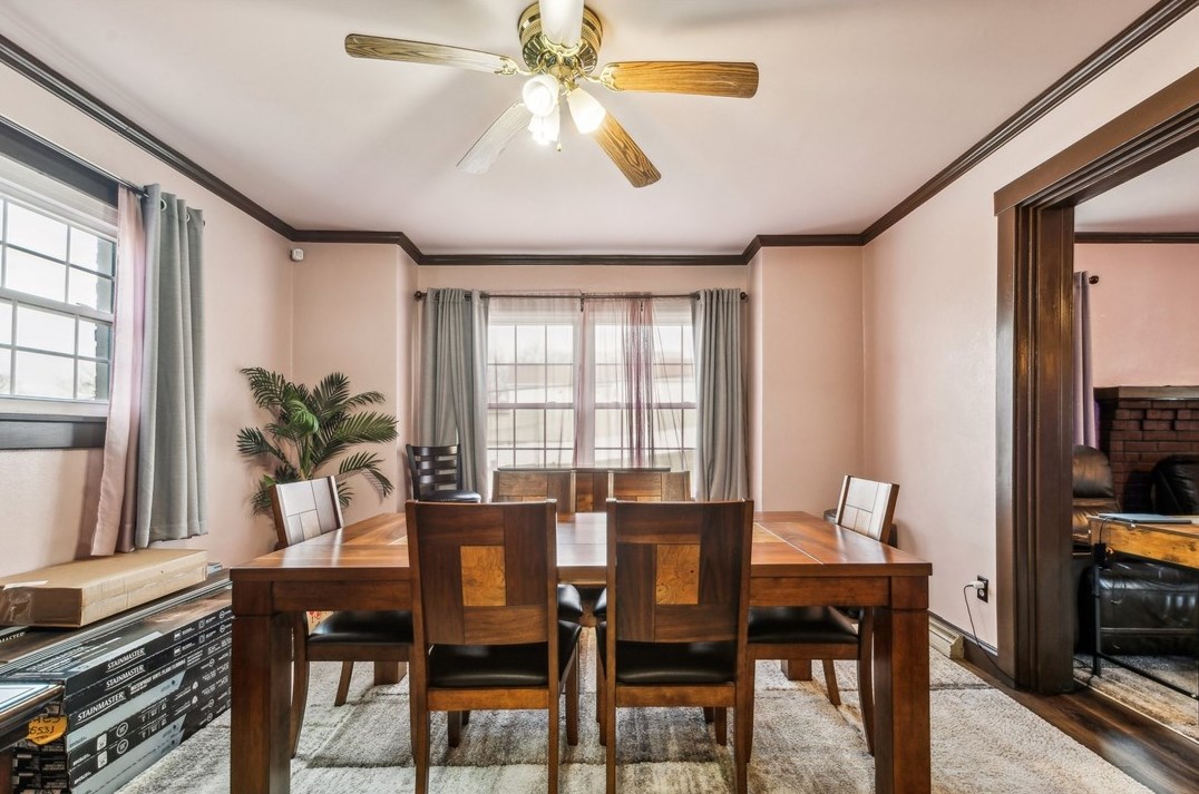 1261 Taylor Ave, New Kensington PA  15068-5530 exterior