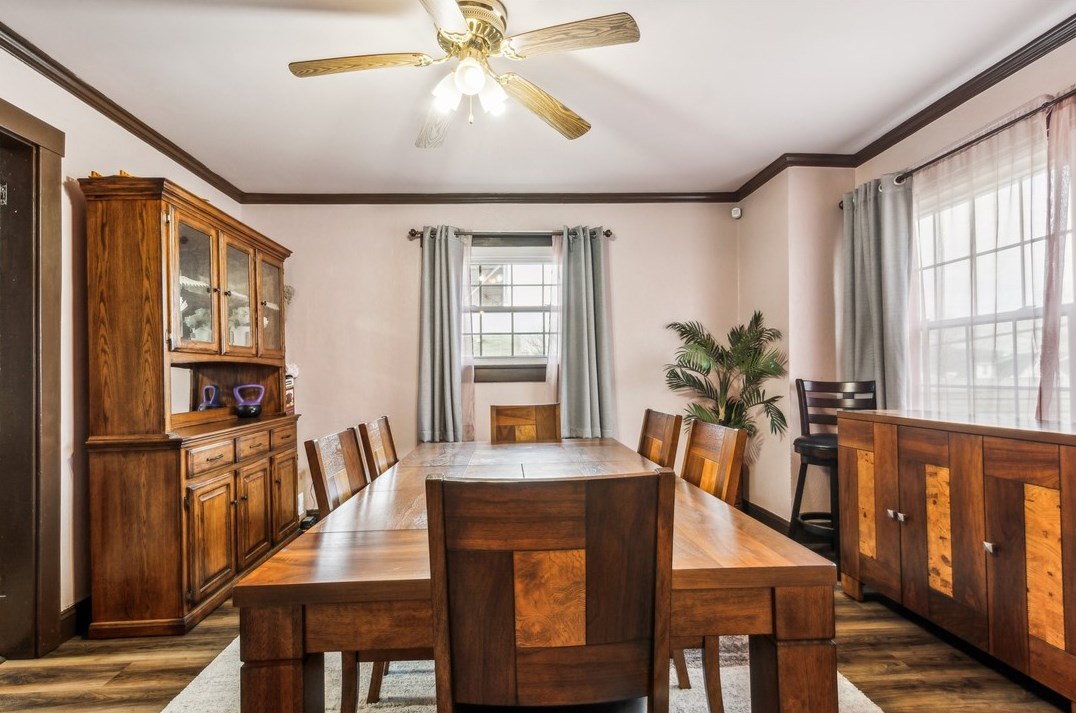 1261 Taylor Ave, New Kensington PA  15068-5530 exterior
