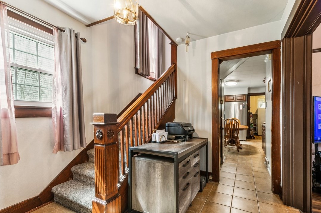 1261 Taylor Ave, New Kensington PA  15068-5530 exterior