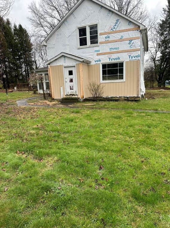 3408 Smith Ln, New Castle, PA 16105