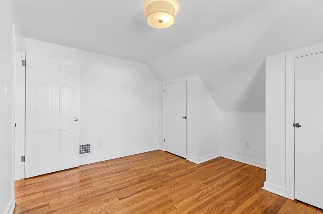 1365 Hawthorne St, Pittsburgh PA 15201-2048 exterior