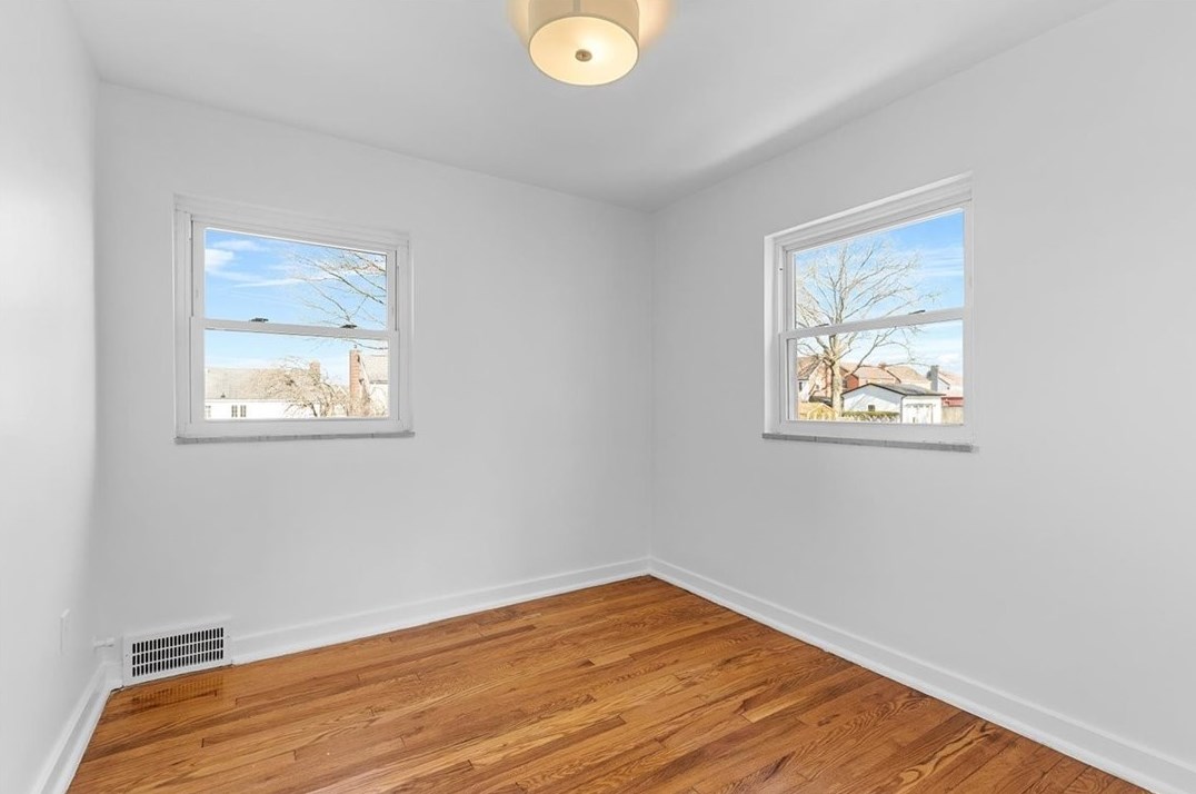 1365 Hawthorne St, Pittsburgh PA 15201-2048 exterior