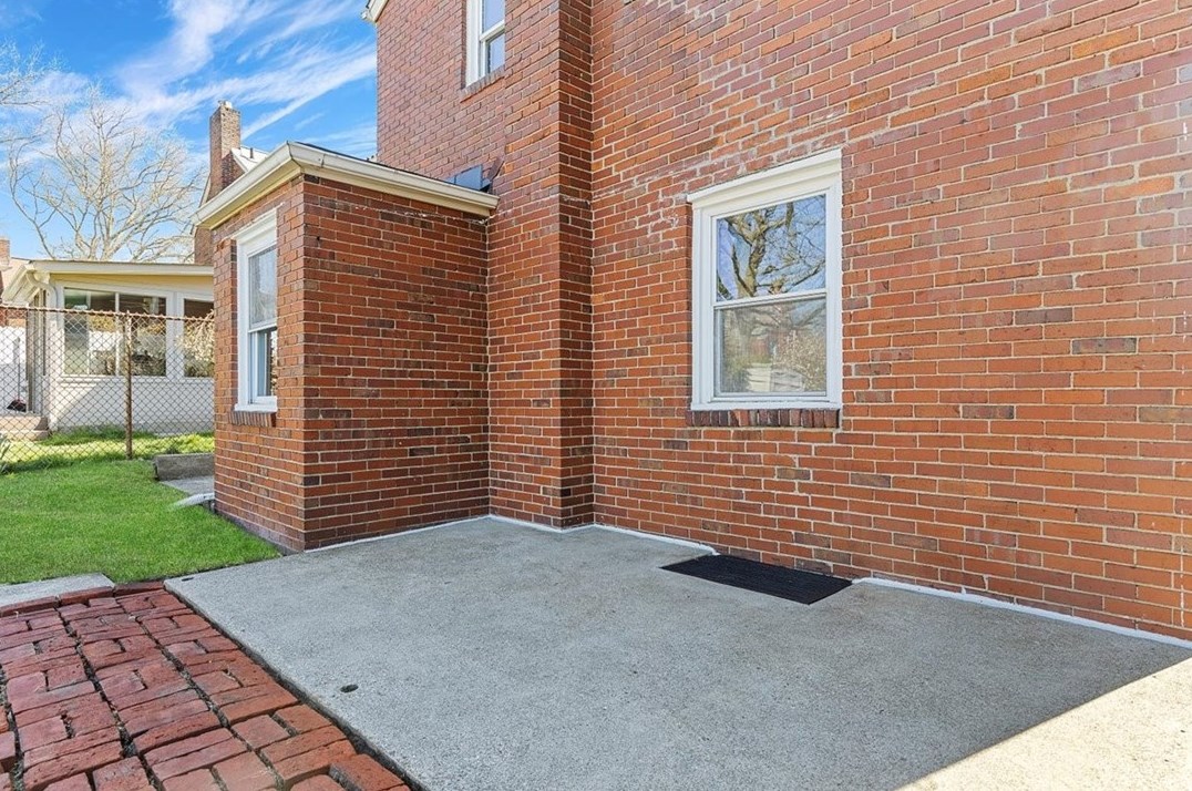 1365 Hawthorne St, Pittsburgh PA 15201-2048 exterior