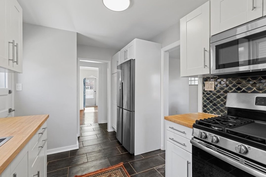 1365 Hawthorne St, Pittsburgh PA 15201-2048 exterior