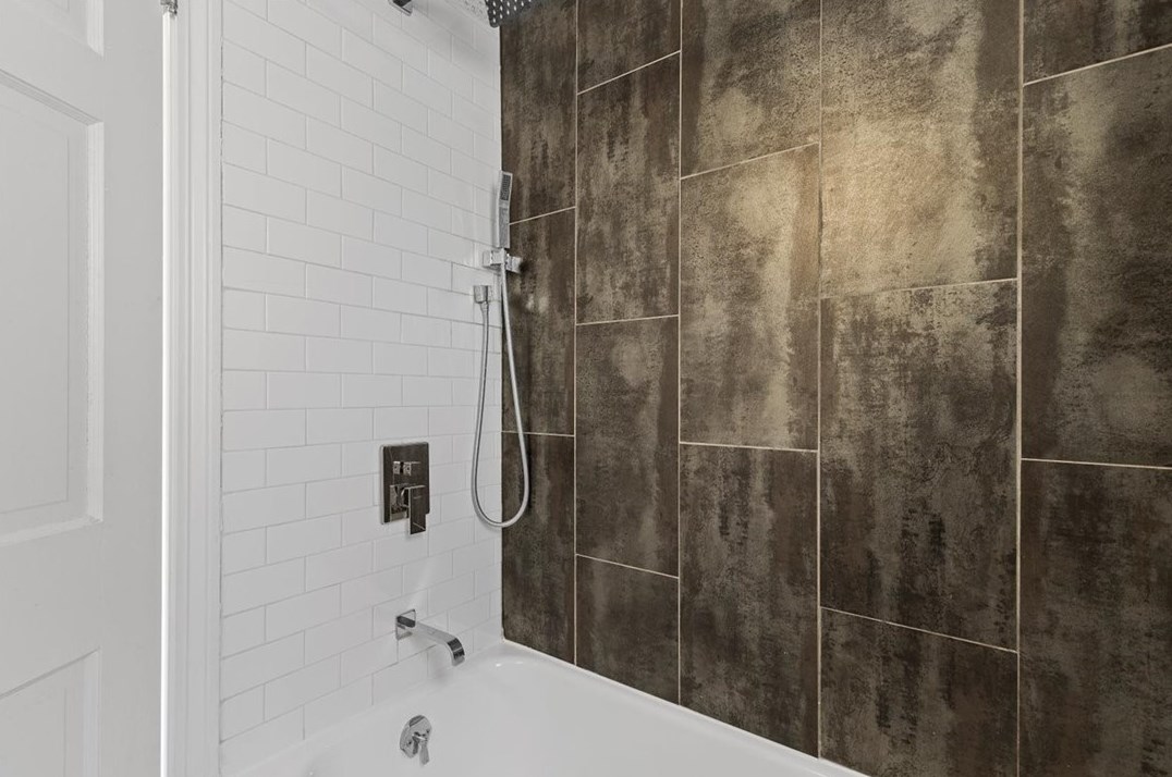 1365 Hawthorne St, Pittsburgh PA 15201-2048 exterior