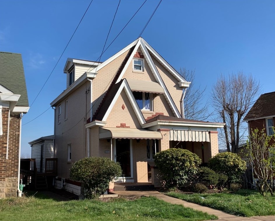 155 W Marigold St, Whitaker, PA 15120