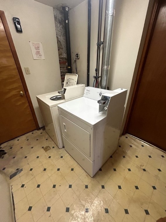 500 Carothers Ave, Collier Township PA 15106-3506 exterior