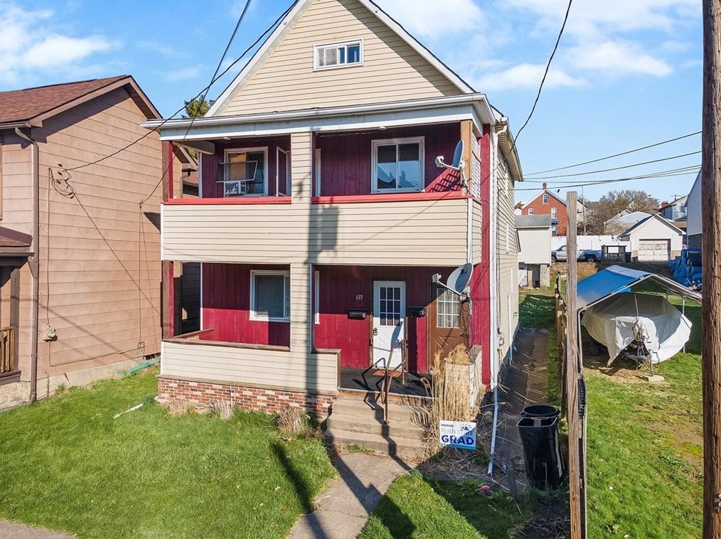 633 E 9th Ave, Tarentum, PA 15084