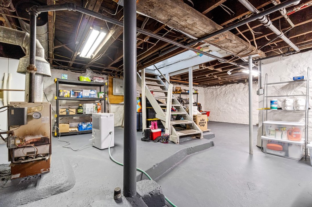 145 Blackhawk St, Pittsburgh PA 15218-2322 exterior