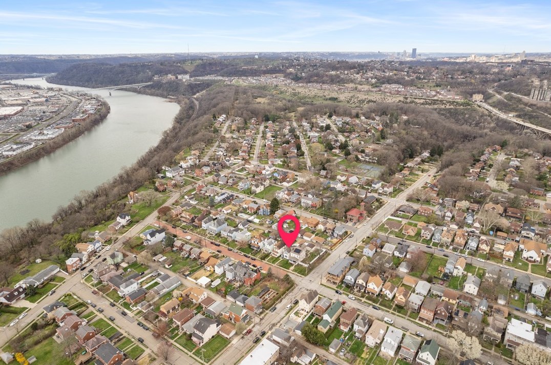 145 Blackhawk St, Pittsburgh PA 15218-2322 exterior