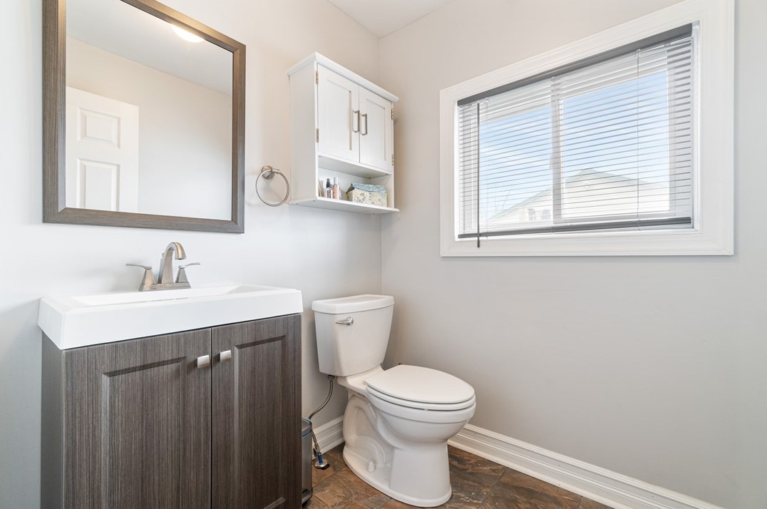 145 Blackhawk St, Pittsburgh PA 15218-2322 exterior