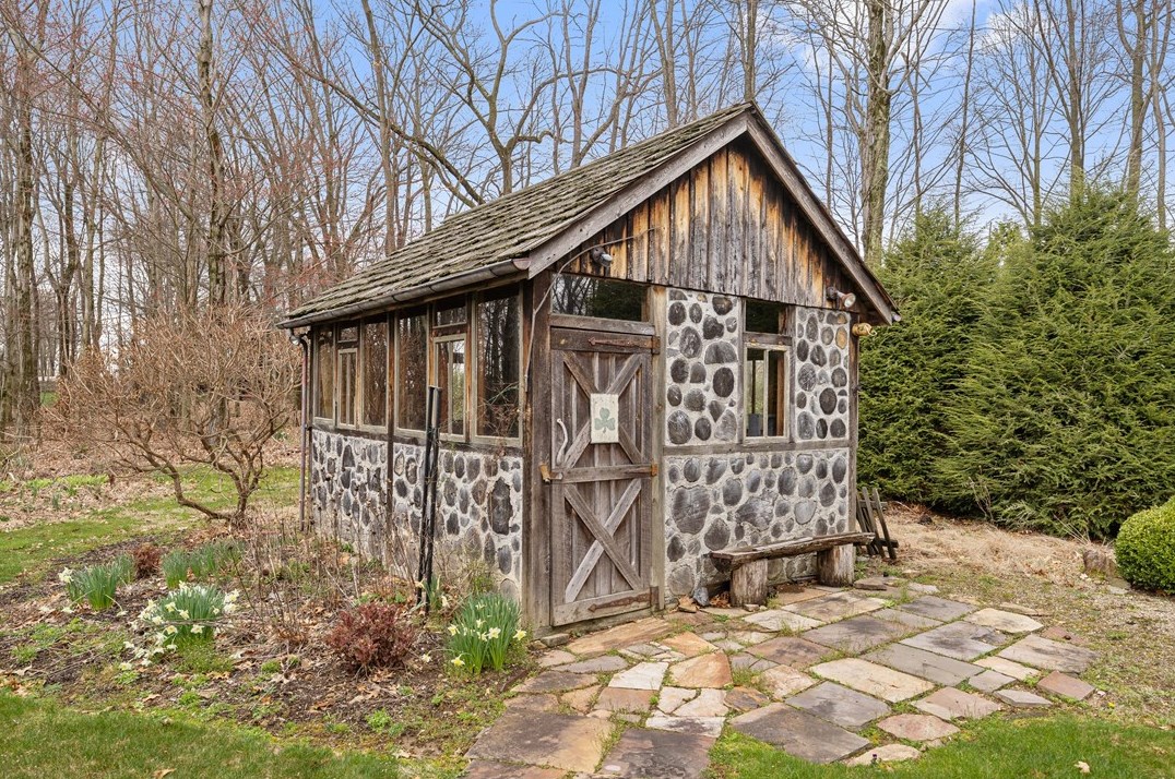 111 Red Brush Trl, Harmony PA  16037-8223 exterior