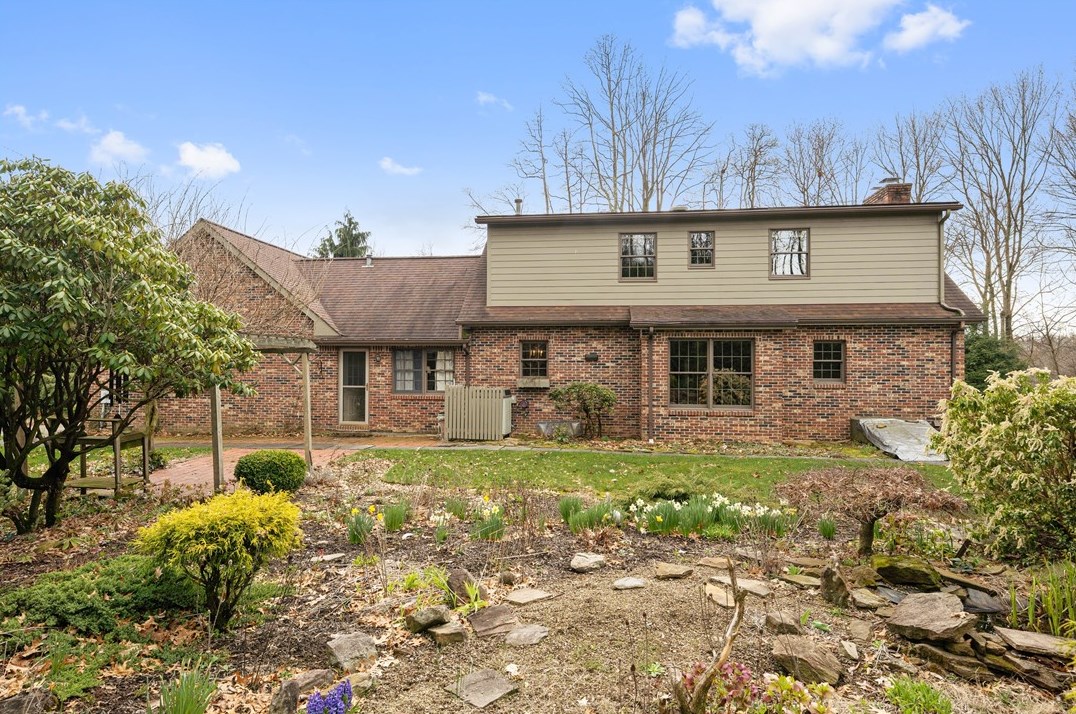 111 Red Brush Trl, Harmony PA  16037-8223 exterior